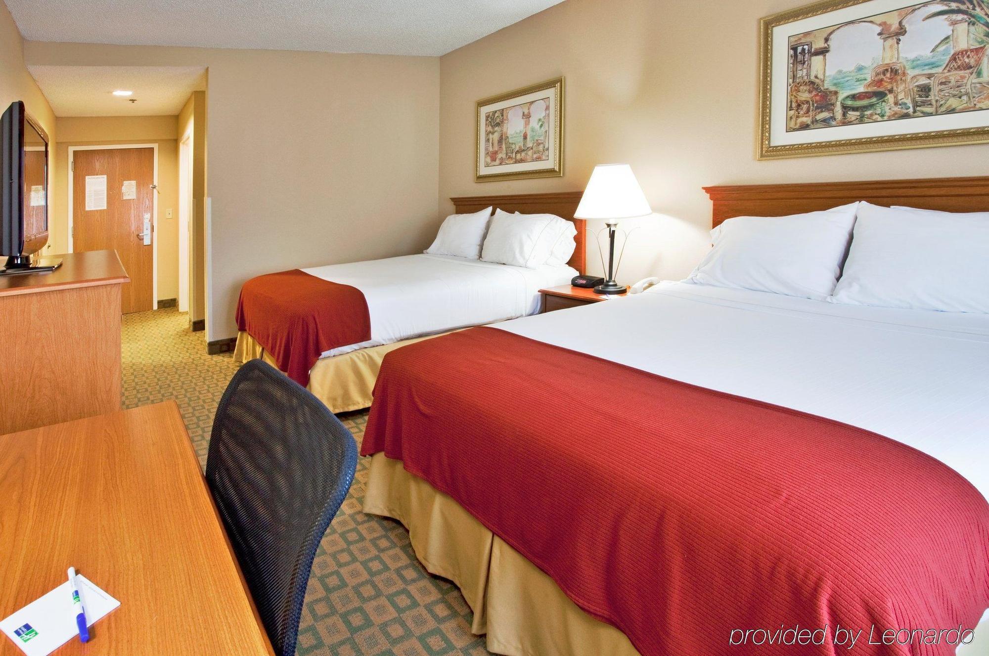 Holiday Inn Express & Suites Tavares By Ihg Chambre photo